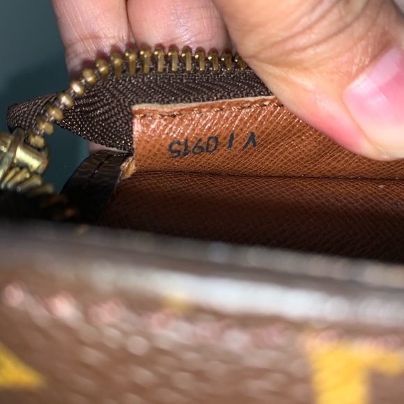 Authentic Louis Vuitton Babylone - Picture 2 of 16